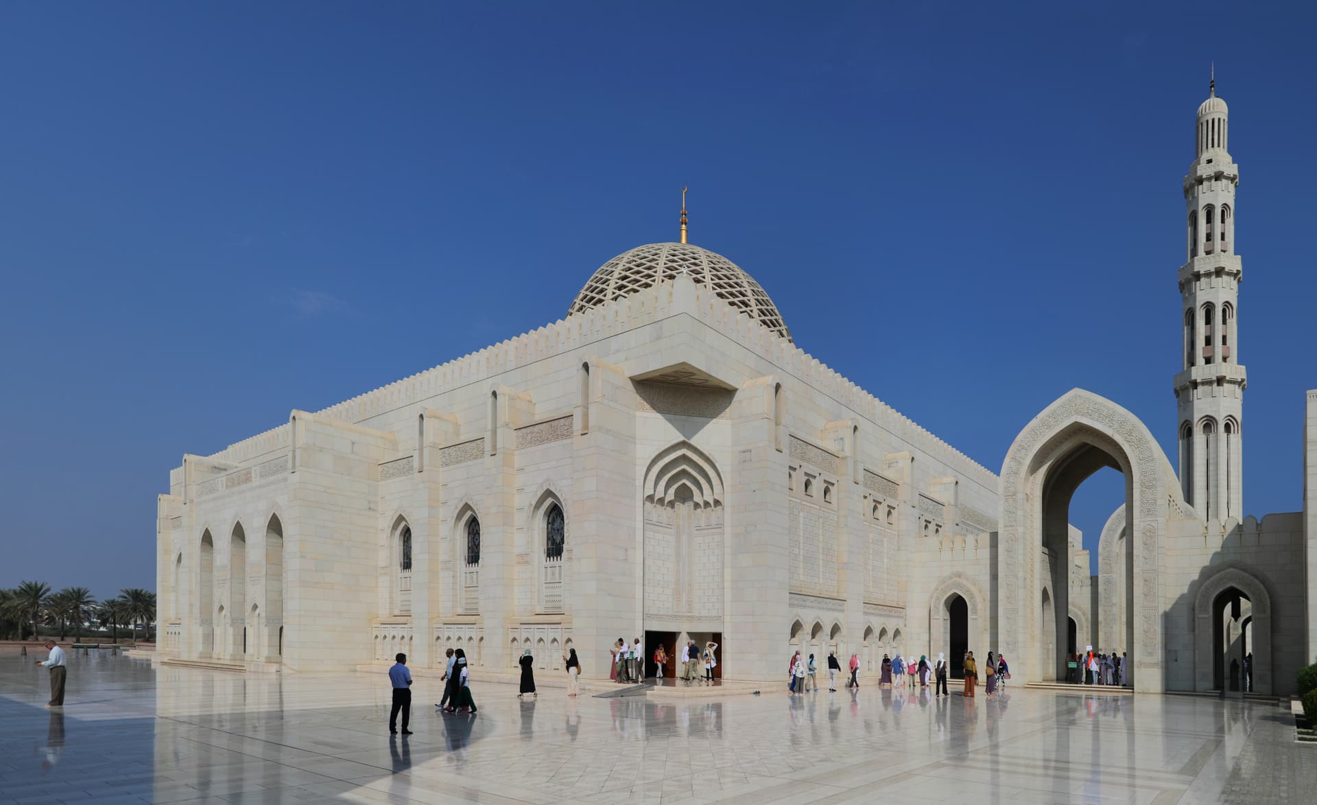 The Sultan Qaboos Grand Mosque in Muscat with its main minaret and dome